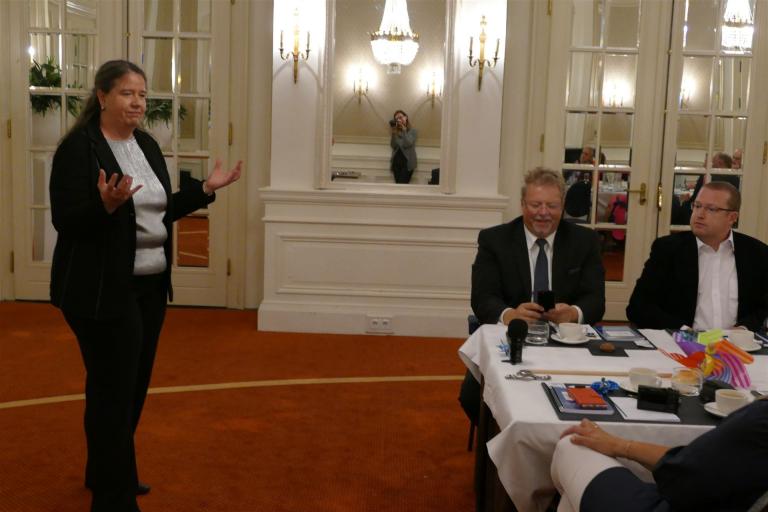 Speaking Sandra Röder